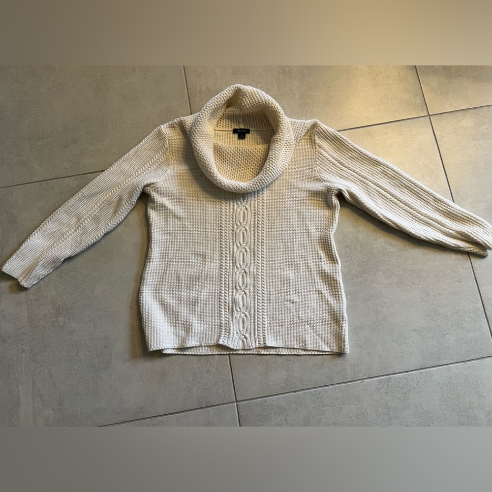 Nautica women’s ivory cable sweater with cowl neck. Size L